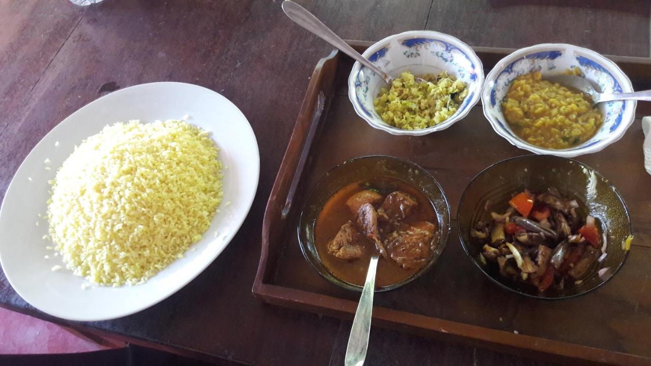 Vibushan Guest House Nilaveli Ngoại thất bức ảnh