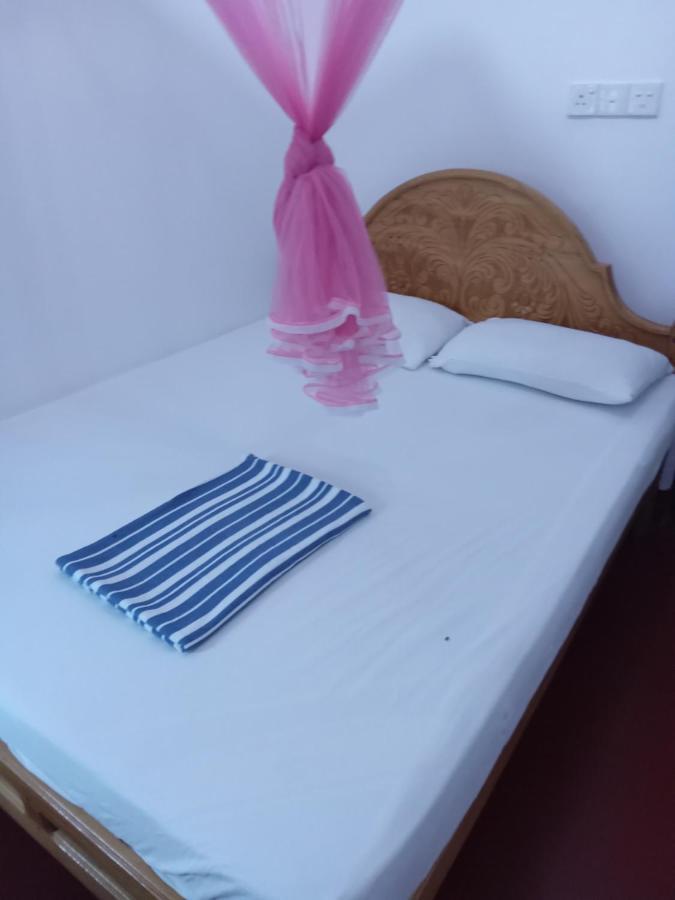 Vibushan Guest House Nilaveli Ngoại thất bức ảnh