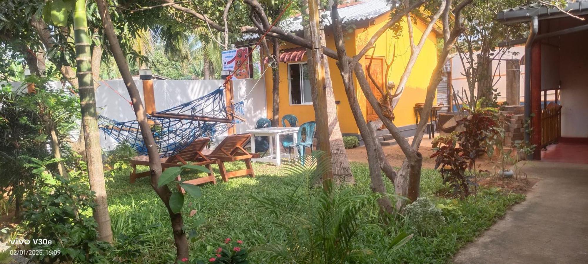 Vibushan Guest House Nilaveli Ngoại thất bức ảnh