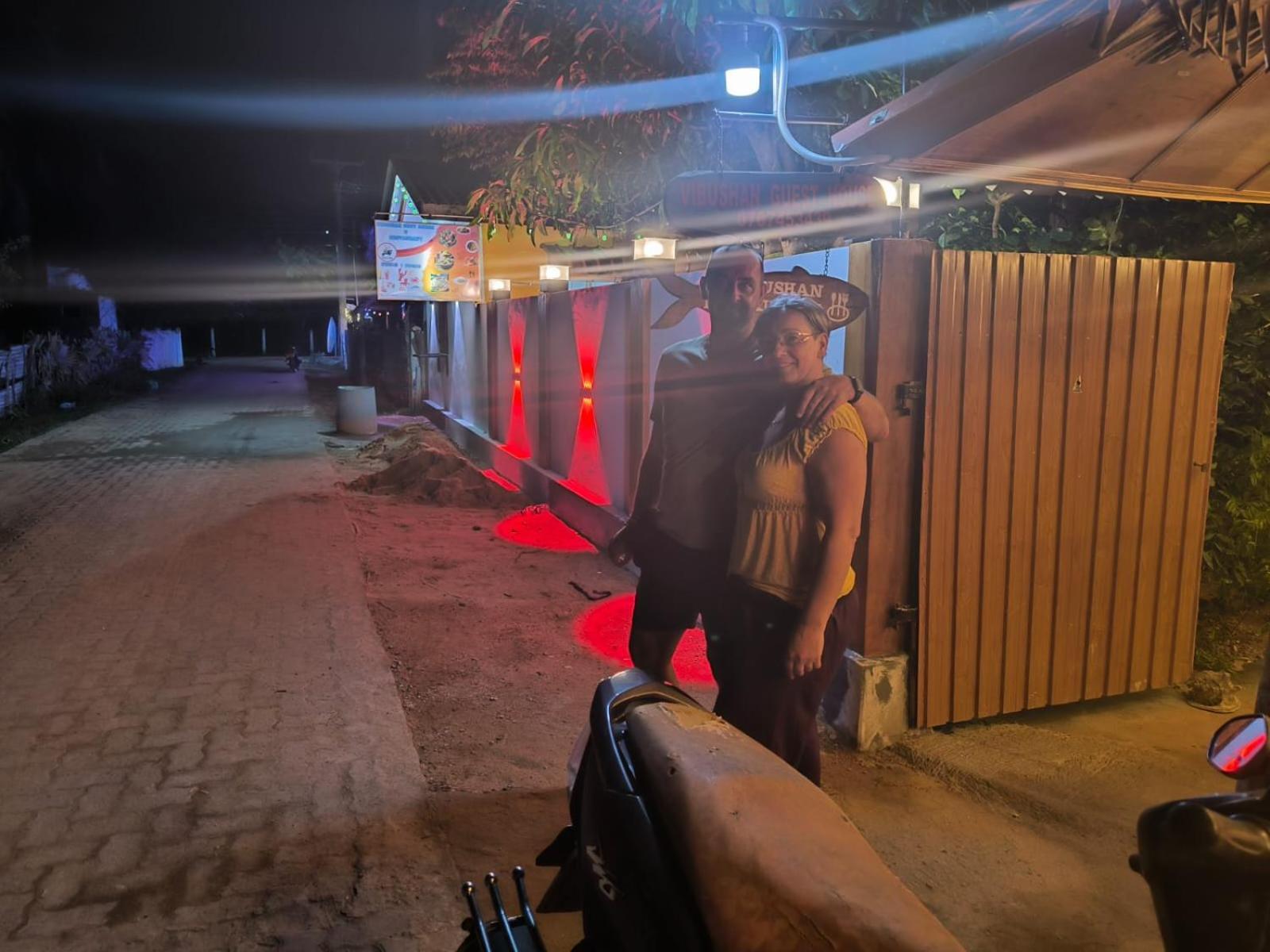 Vibushan Guest House Nilaveli Ngoại thất bức ảnh