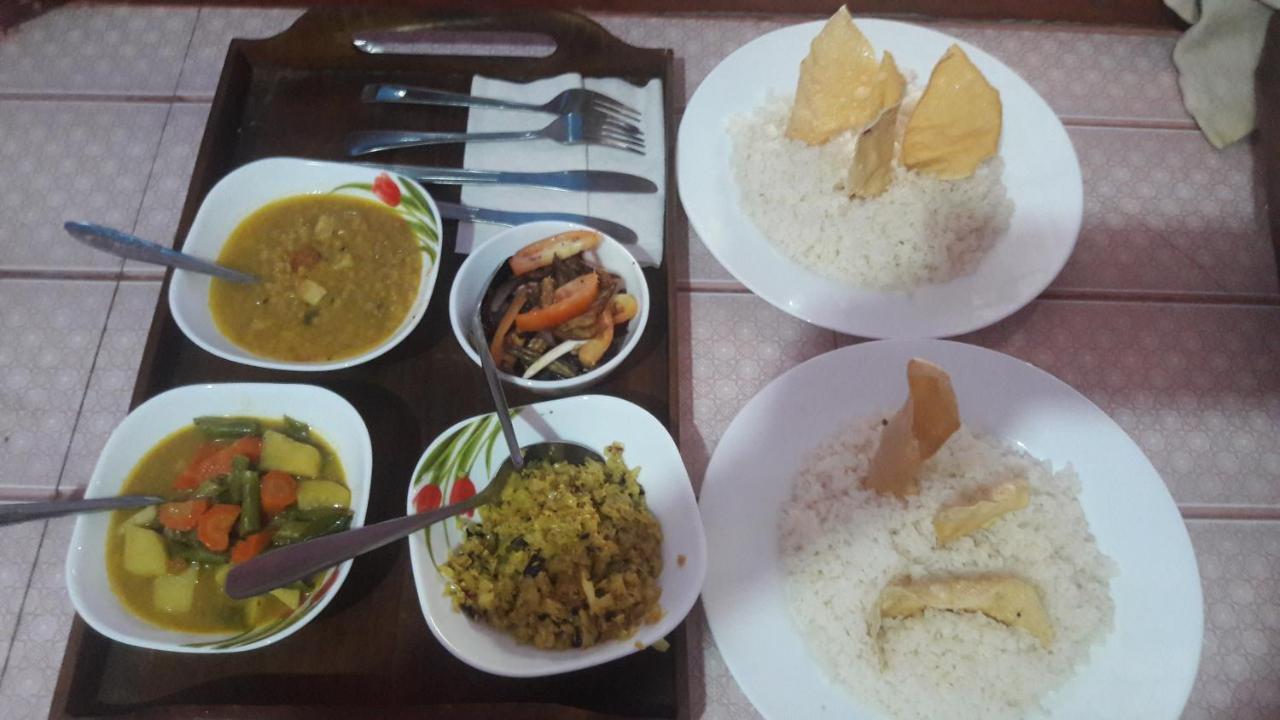 Vibushan Guest House Nilaveli Ngoại thất bức ảnh